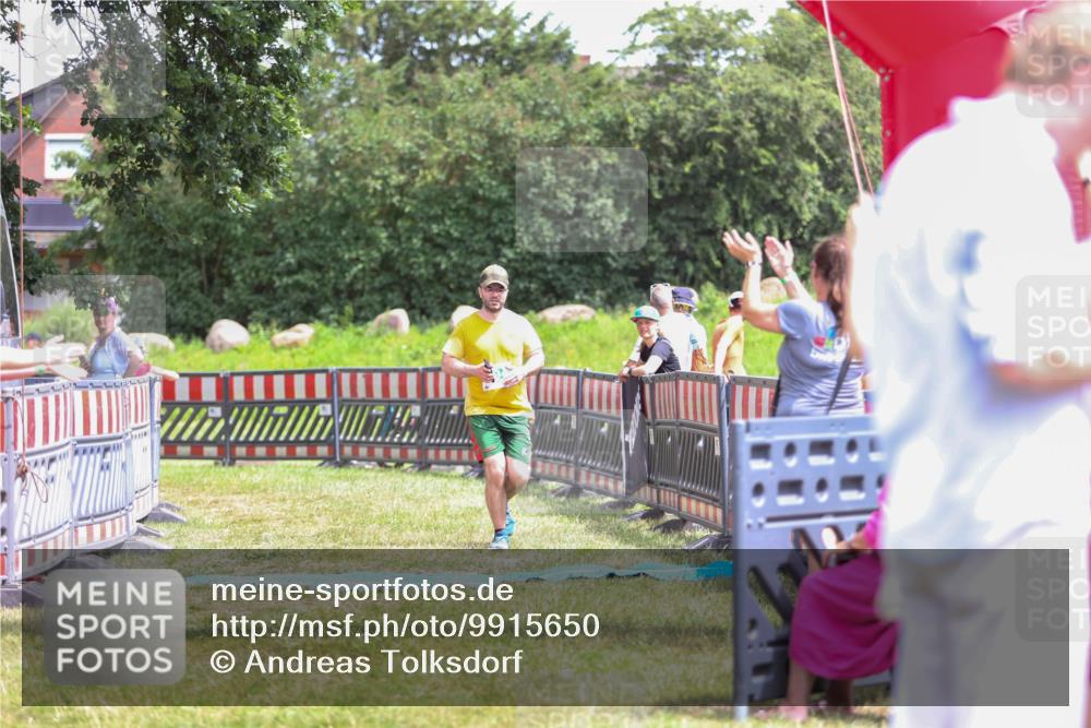 21.06.2026 - 29. Vierlanden-Triathlon Andreas Tolksdorf http://msf.ph/oto/9915650 21.06.2026 14:01:41 Ziel 894 meine-sportfotos.de