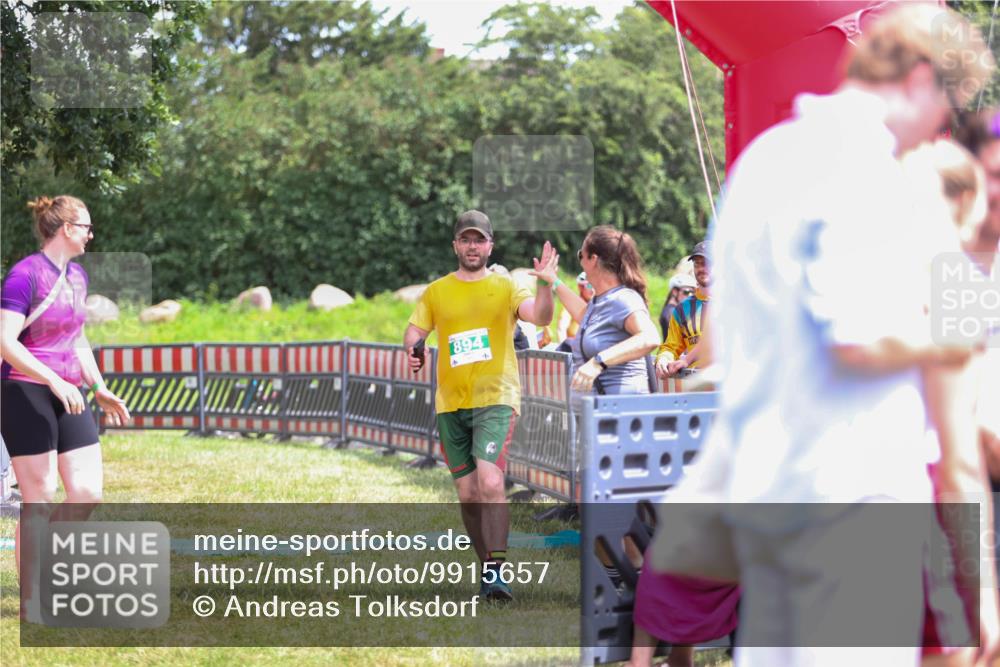 21.06.2026 - 29. Vierlanden-Triathlon Andreas Tolksdorf http://msf.ph/oto/9915657 21.06.2026 14:01:43 Ziel 894 meine-sportfotos.de