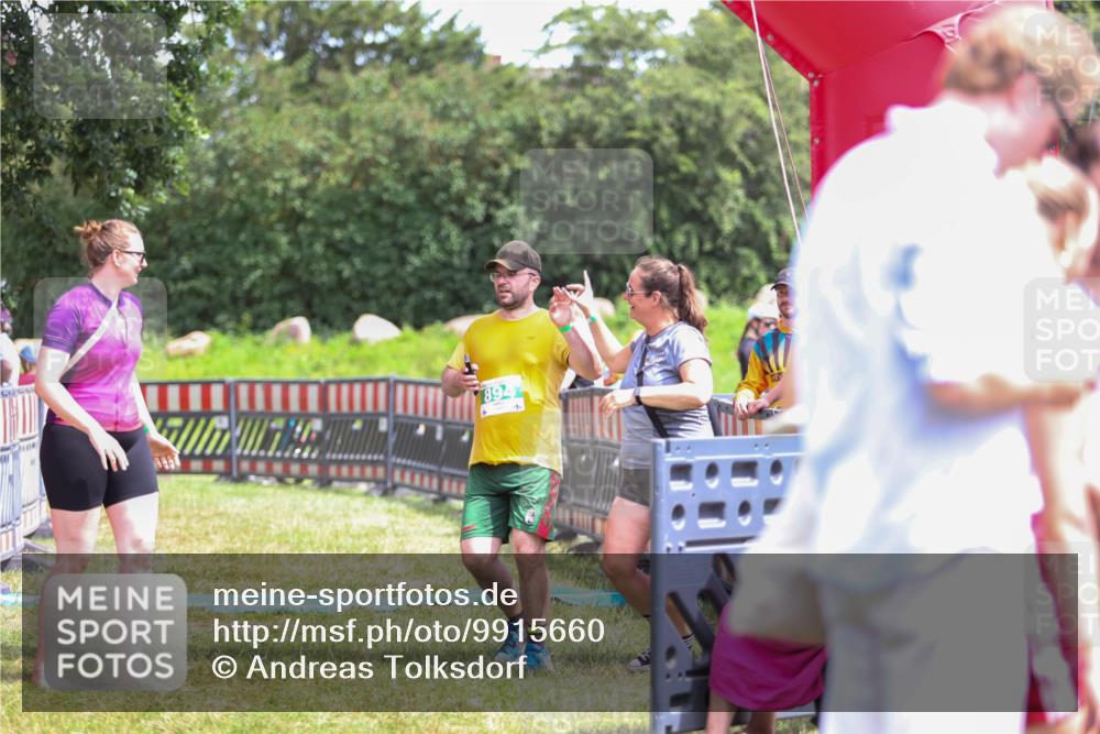 21.06.2026 - 29. Vierlanden-Triathlon Andreas Tolksdorf http://msf.ph/oto/9915660 21.06.2026 14:01:43 Ziel 894 meine-sportfotos.de