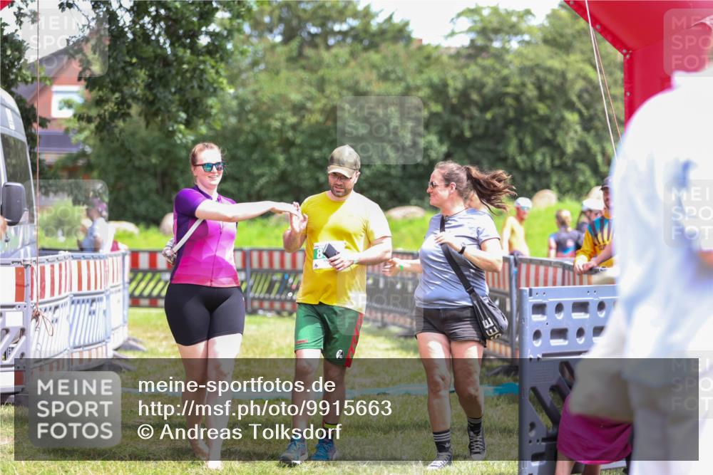21.06.2026 - 29. Vierlanden-Triathlon Andreas Tolksdorf http://msf.ph/oto/9915663 21.06.2026 14:01:44 Ziel 894 meine-sportfotos.de
