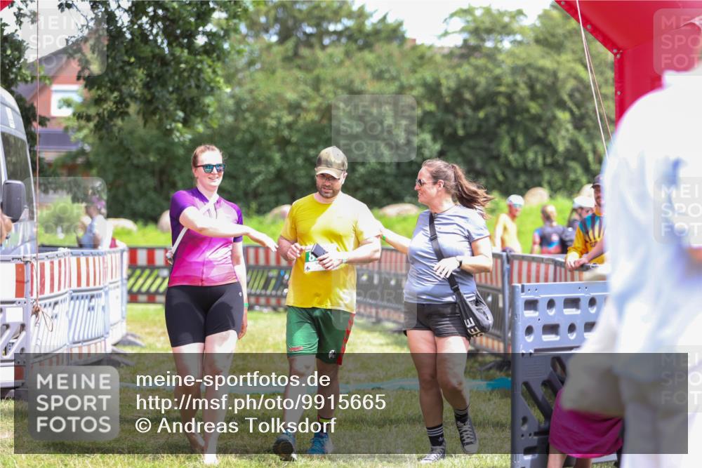 21.06.2026 - 29. Vierlanden-Triathlon Andreas Tolksdorf http://msf.ph/oto/9915665 21.06.2026 14:01:44 Ziel 894 meine-sportfotos.de