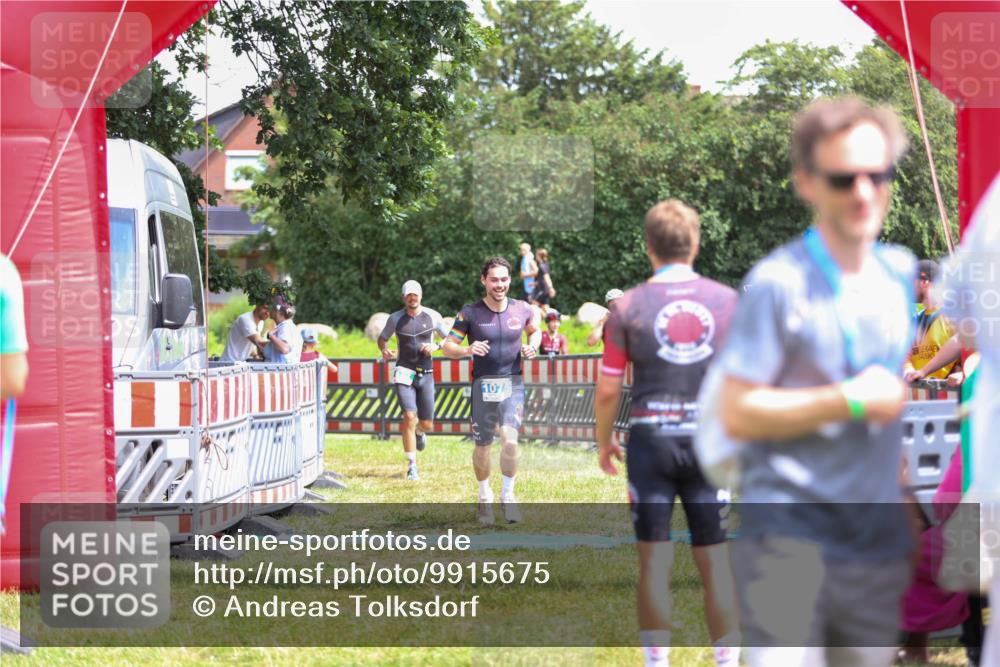 21.06.2026 - 29. Vierlanden-Triathlon Andreas Tolksdorf http://msf.ph/oto/9915675 21.06.2026 14:02:04 Ziel 632, 1075 meine-sportfotos.de