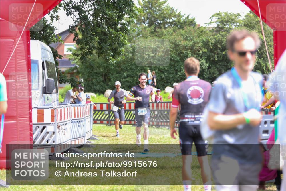 21.06.2026 - 29. Vierlanden-Triathlon Andreas Tolksdorf http://msf.ph/oto/9915676 21.06.2026 14:02:04 Ziel 632, 1075 meine-sportfotos.de