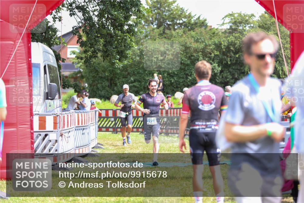 21.06.2026 - 29. Vierlanden-Triathlon Andreas Tolksdorf http://msf.ph/oto/9915678 21.06.2026 14:02:04 Ziel 632, 1075 meine-sportfotos.de