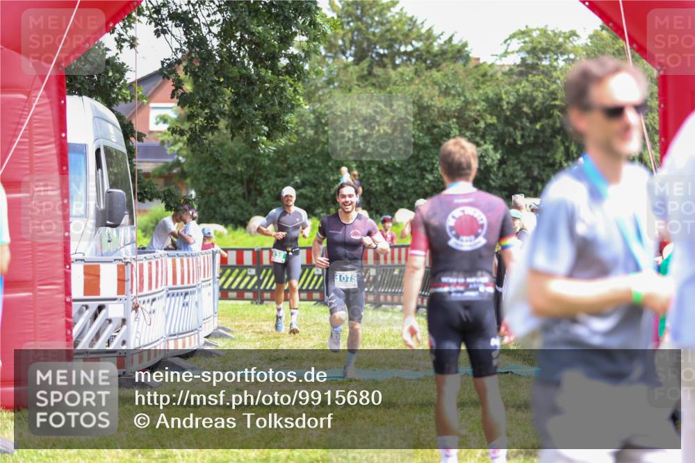 21.06.2026 - 29. Vierlanden-Triathlon Andreas Tolksdorf http://msf.ph/oto/9915680 21.06.2026 14:02:04 Ziel 632, 1075 meine-sportfotos.de