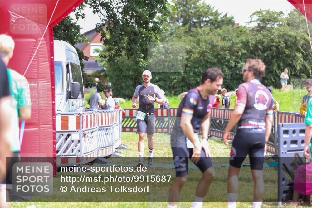 21.06.2026 - 29. Vierlanden-Triathlon Andreas Tolksdorf http://msf.ph/oto/9915687 21.06.2026 14:02:08 Ziel 632, 1075 meine-sportfotos.de