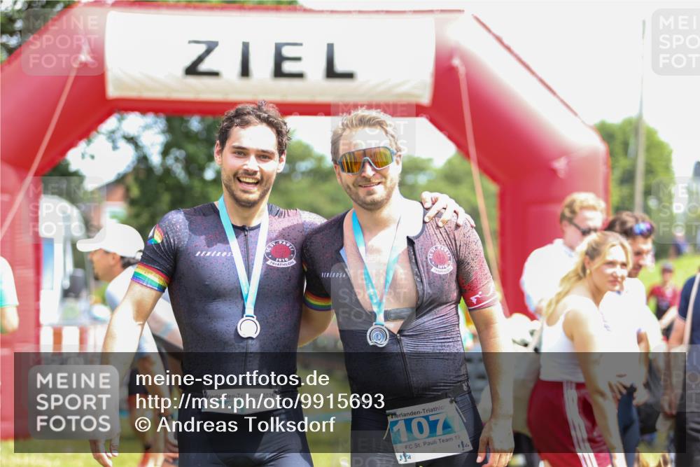 21.06.2026 - 29. Vierlanden-Triathlon Andreas Tolksdorf http://msf.ph/oto/9915693 21.06.2026 14:02:24 Ziel 1090 meine-sportfotos.de