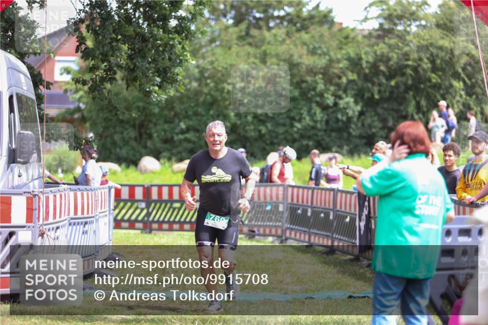 21.06.2026 - 29. Vierlanden-Triathlon Andreas Tolksdorf http://msf.ph/oto/9915708 21.06.2026 14:02:41 Ziel 760 meine-sportfotos.de