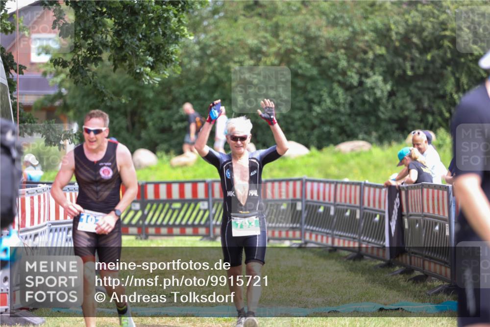 21.06.2026 - 29. Vierlanden-Triathlon Andreas Tolksdorf http://msf.ph/oto/9915721 21.06.2026 14:03:43 Ziel 793, 860, 1076 meine-sportfotos.de