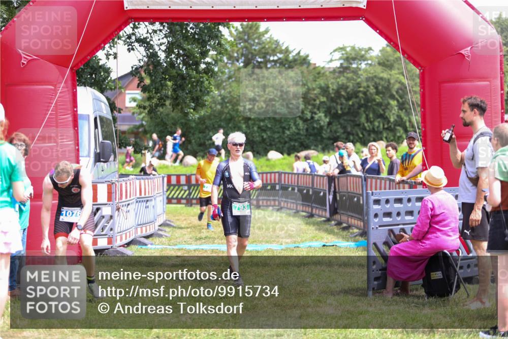 21.06.2026 - 29. Vierlanden-Triathlon Andreas Tolksdorf http://msf.ph/oto/9915734 21.06.2026 14:03:45 Ziel 793, 860, 1076 meine-sportfotos.de