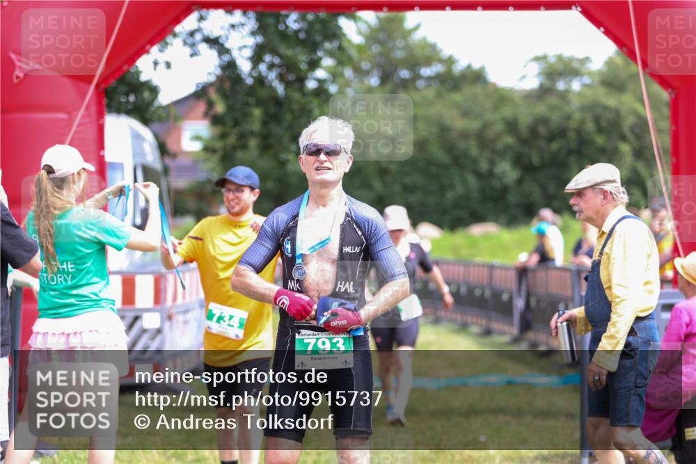 21.06.2026 - 29. Vierlanden-Triathlon Andreas Tolksdorf http://msf.ph/oto/9915737 21.06.2026 14:03:54 Ziel 860, 1078 meine-sportfotos.de