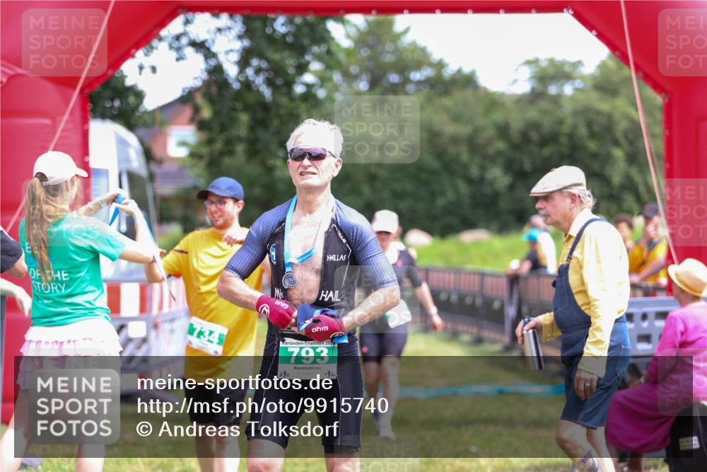 21.06.2026 - 29. Vierlanden-Triathlon Andreas Tolksdorf http://msf.ph/oto/9915740 21.06.2026 14:03:54 Ziel 860, 1078 meine-sportfotos.de
