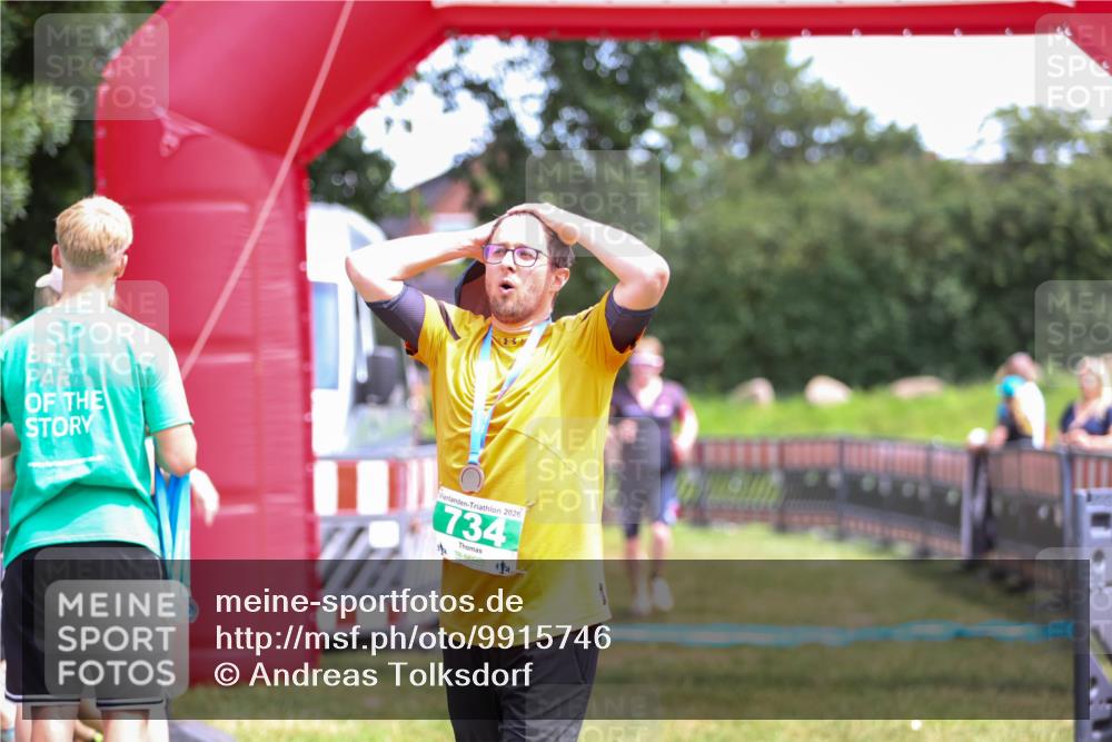 21.06.2026 - 29. Vierlanden-Triathlon Andreas Tolksdorf http://msf.ph/oto/9915746 21.06.2026 14:03:59 Ziel 1078 meine-sportfotos.de