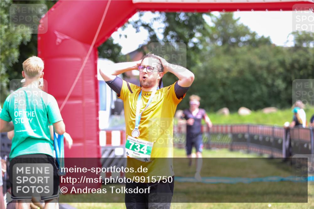 21.06.2026 - 29. Vierlanden-Triathlon Andreas Tolksdorf http://msf.ph/oto/9915750 21.06.2026 14:03:59 Ziel 1078 meine-sportfotos.de