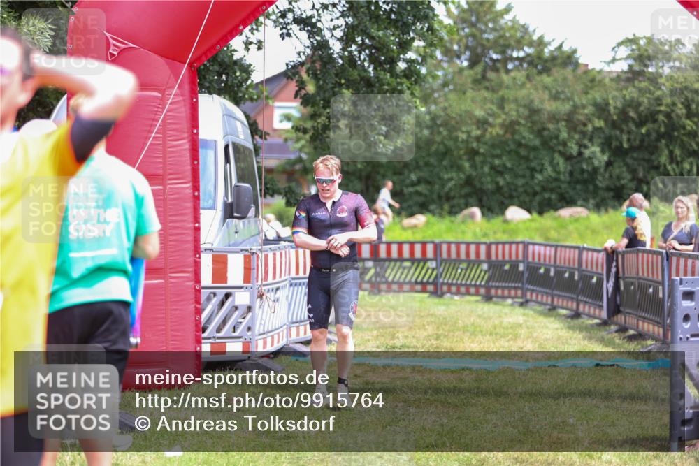 21.06.2026 - 29. Vierlanden-Triathlon Andreas Tolksdorf http://msf.ph/oto/9915764 21.06.2026 14:04:02 Ziel 274, 1078 meine-sportfotos.de