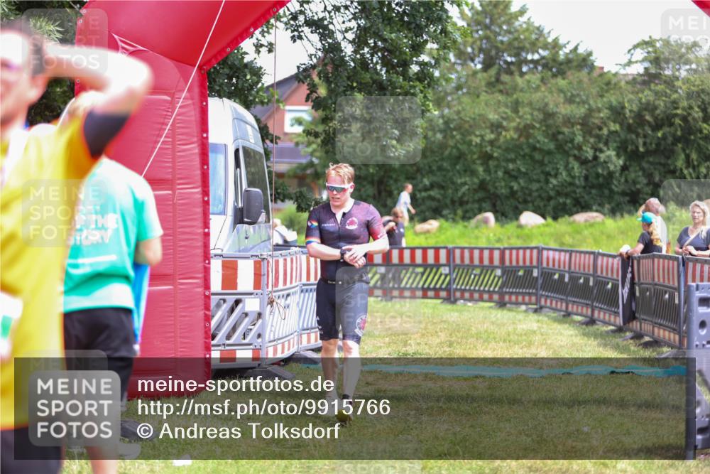 21.06.2026 - 29. Vierlanden-Triathlon Andreas Tolksdorf http://msf.ph/oto/9915766 21.06.2026 14:04:02 Ziel 274, 1078 meine-sportfotos.de