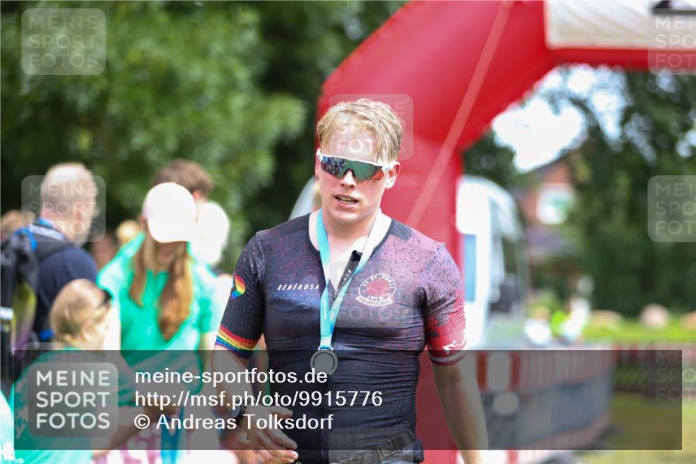 21.06.2026 - 29. Vierlanden-Triathlon Andreas Tolksdorf http://msf.ph/oto/9915776 21.06.2026 14:04:09 Ziel 274, 874 meine-sportfotos.de