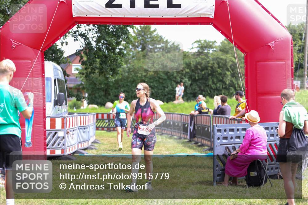 21.06.2026 - 29. Vierlanden-Triathlon Andreas Tolksdorf http://msf.ph/oto/9915779 21.06.2026 14:04:14 Ziel 274, 874 meine-sportfotos.de