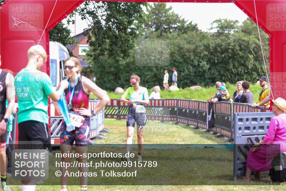 21.06.2026 - 29. Vierlanden-Triathlon Andreas Tolksdorf http://msf.ph/oto/9915789 21.06.2026 14:04:17 Ziel 874 meine-sportfotos.de