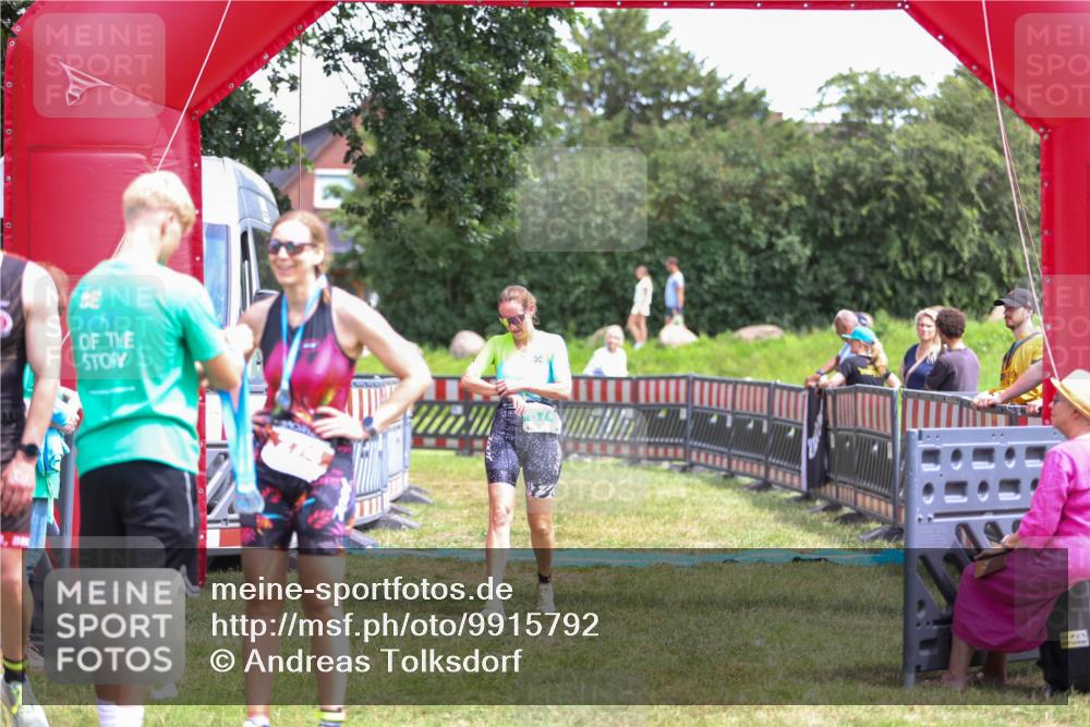 21.06.2026 - 29. Vierlanden-Triathlon Andreas Tolksdorf http://msf.ph/oto/9915792 21.06.2026 14:04:17 Ziel 874 meine-sportfotos.de