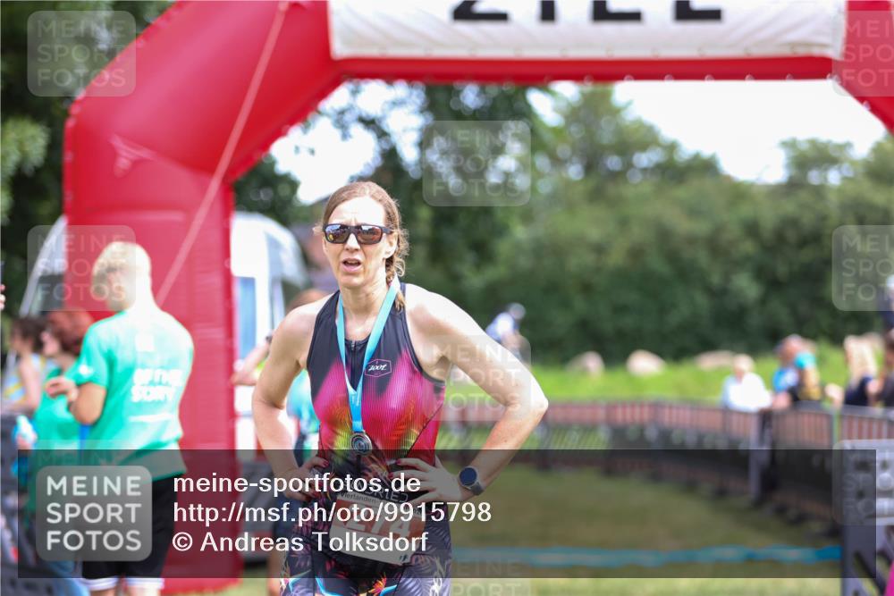 21.06.2026 - 29. Vierlanden-Triathlon Andreas Tolksdorf http://msf.ph/oto/9915798 21.06.2026 14:04:24 Ziel  meine-sportfotos.de