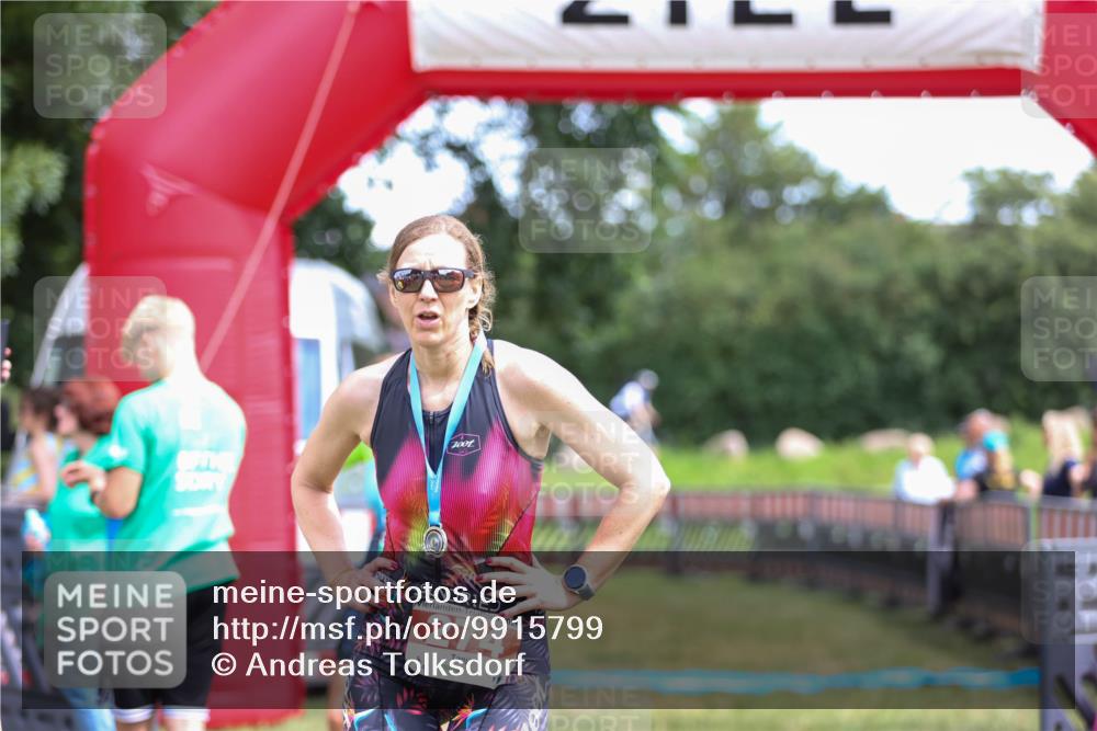 21.06.2026 - 29. Vierlanden-Triathlon Andreas Tolksdorf http://msf.ph/oto/9915799 21.06.2026 14:04:24 Ziel  meine-sportfotos.de