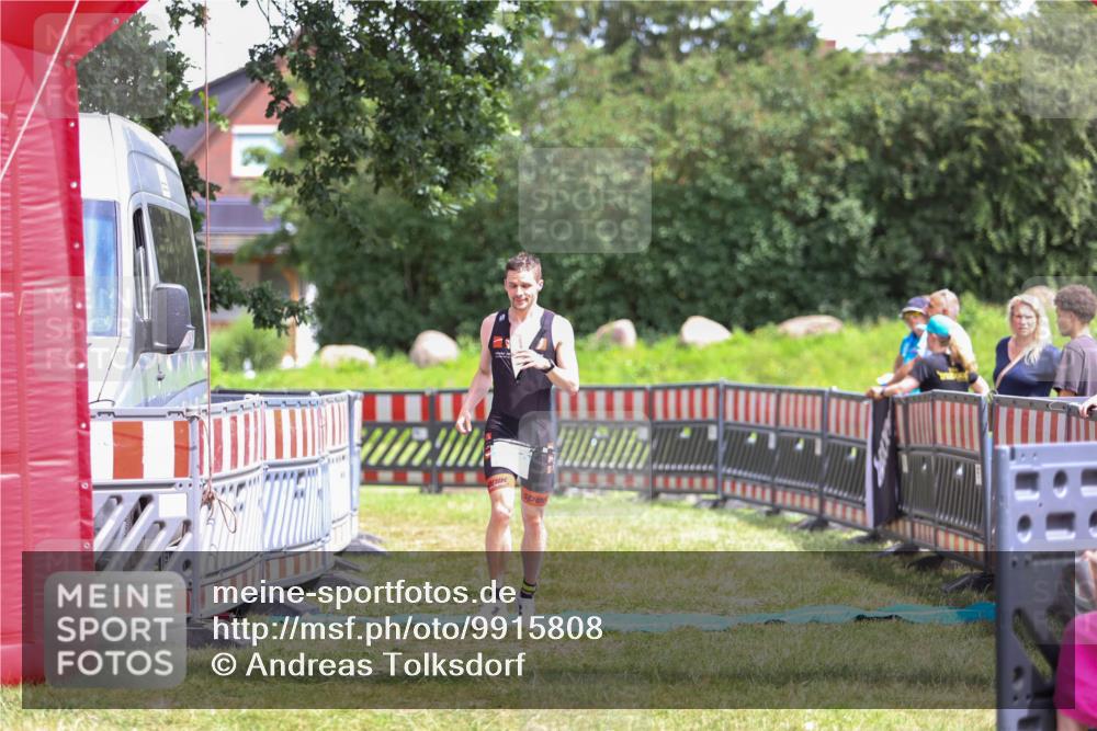 21.06.2026 - 29. Vierlanden-Triathlon Andreas Tolksdorf http://msf.ph/oto/9915808 21.06.2026 14:04:48 Ziel 1089 meine-sportfotos.de
