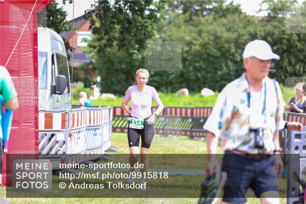 21.06.2026 - 29. Vierlanden-Triathlon Andreas Tolksdorf http://msf.ph/oto/9915818 21.06.2026 14:05:12 Ziel 834, 1030 meine-sportfotos.de