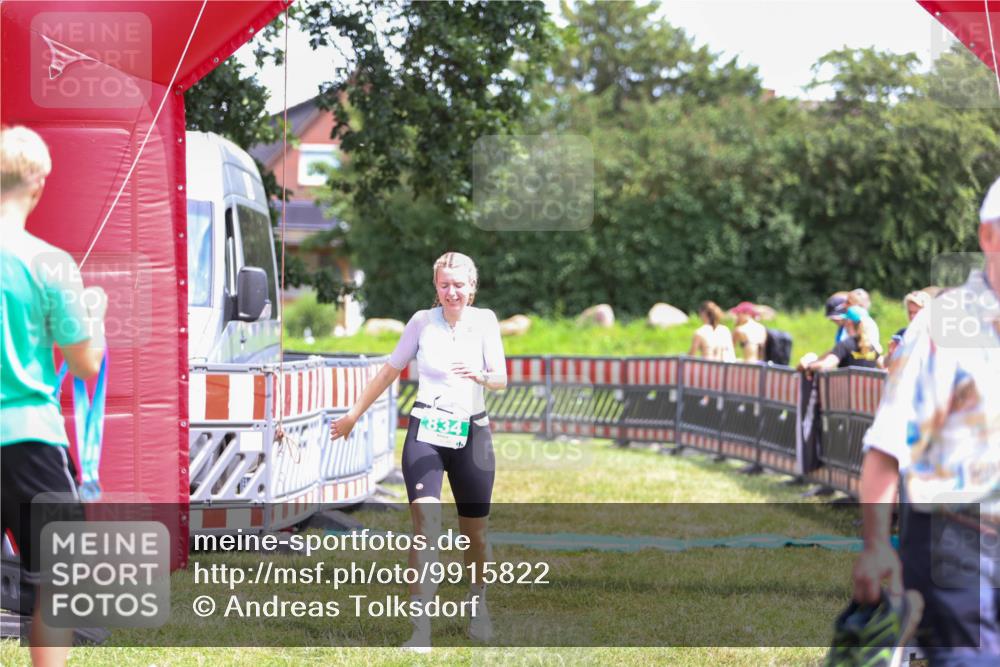 21.06.2026 - 29. Vierlanden-Triathlon Andreas Tolksdorf http://msf.ph/oto/9915822 21.06.2026 14:05:13 Ziel 834, 1030 meine-sportfotos.de