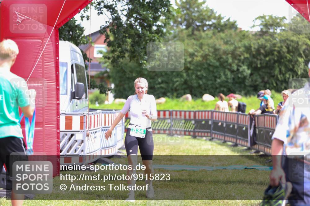 21.06.2026 - 29. Vierlanden-Triathlon Andreas Tolksdorf http://msf.ph/oto/9915823 21.06.2026 14:05:13 Ziel 834, 1030 meine-sportfotos.de