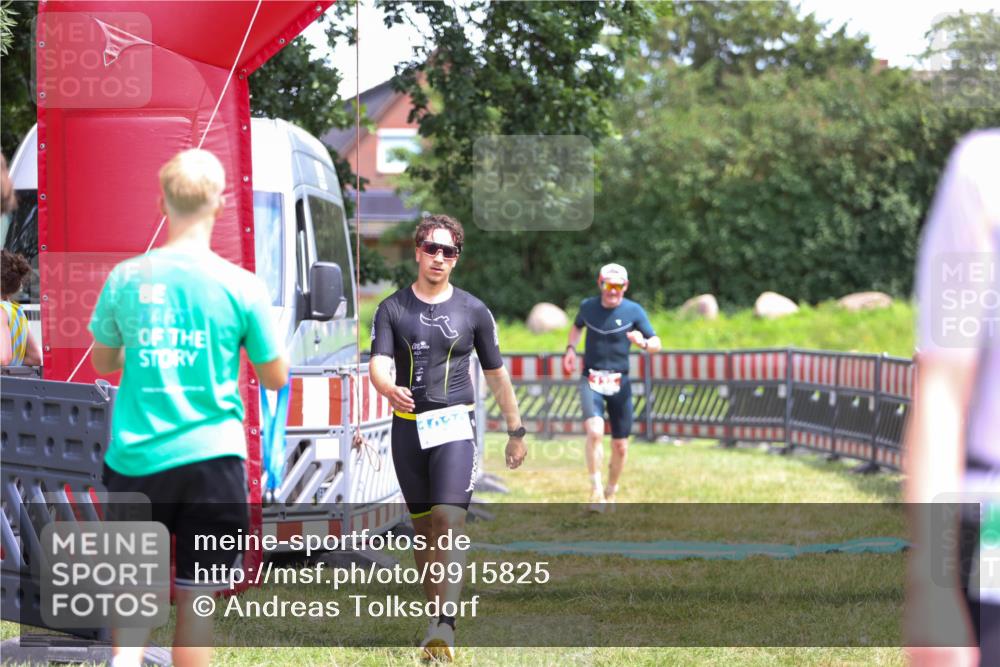 21.06.2026 - 29. Vierlanden-Triathlon Andreas Tolksdorf http://msf.ph/oto/9915825 21.06.2026 14:05:24 Ziel 138, 1030 meine-sportfotos.de