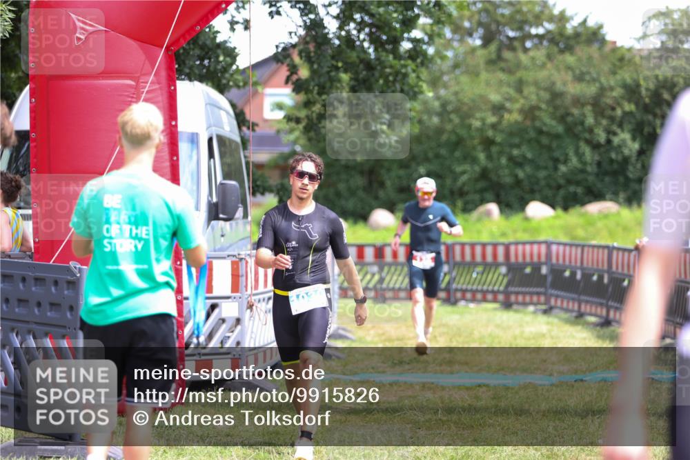 21.06.2026 - 29. Vierlanden-Triathlon Andreas Tolksdorf http://msf.ph/oto/9915826 21.06.2026 14:05:24 Ziel 138, 1030 meine-sportfotos.de