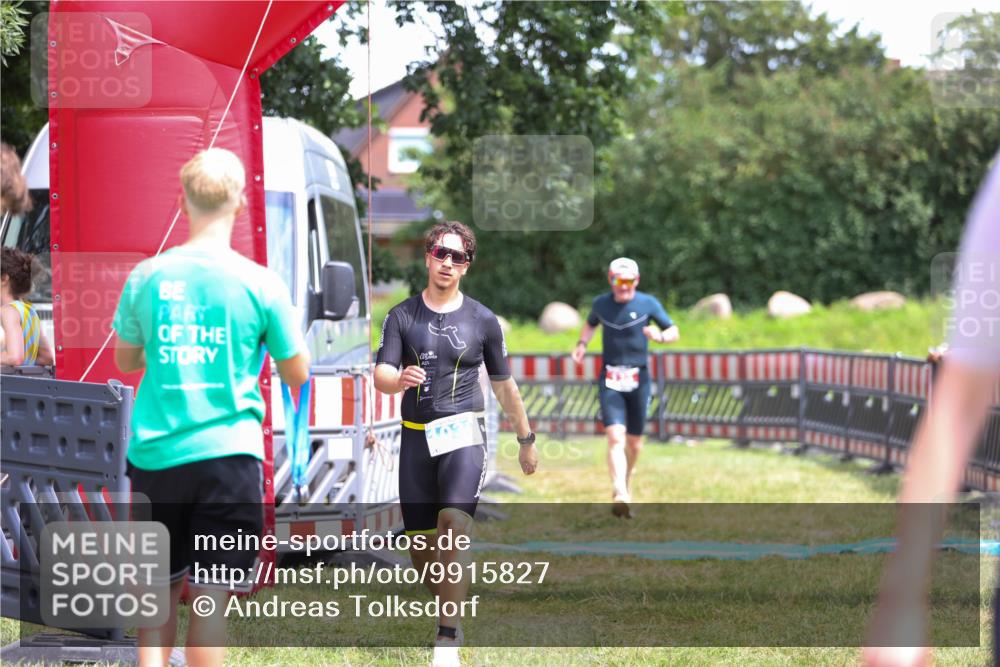 21.06.2026 - 29. Vierlanden-Triathlon Andreas Tolksdorf http://msf.ph/oto/9915827 21.06.2026 14:05:24 Ziel 138, 1030 meine-sportfotos.de