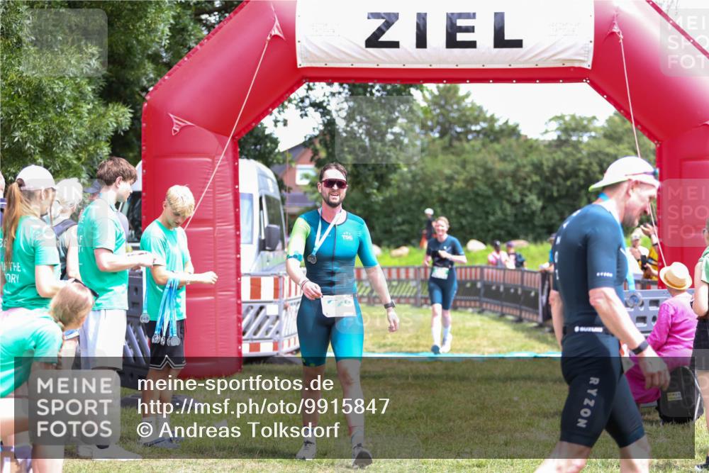 21.06.2026 - 29. Vierlanden-Triathlon Andreas Tolksdorf http://msf.ph/oto/9915847 21.06.2026 14:05:43 Ziel 866, 1038 meine-sportfotos.de