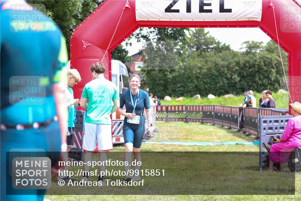 21.06.2026 - 29. Vierlanden-Triathlon Andreas Tolksdorf http://msf.ph/oto/9915851 21.06.2026 14:05:50 Ziel  meine-sportfotos.de