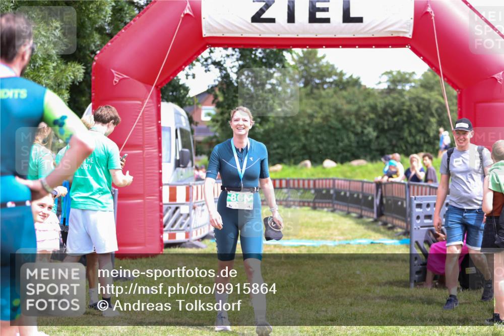 21.06.2026 - 29. Vierlanden-Triathlon Andreas Tolksdorf http://msf.ph/oto/9915864 21.06.2026 14:05:51 Ziel  meine-sportfotos.de