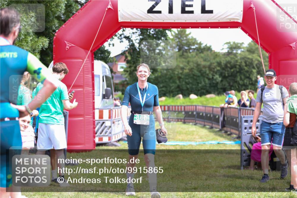 21.06.2026 - 29. Vierlanden-Triathlon Andreas Tolksdorf http://msf.ph/oto/9915865 21.06.2026 14:05:52 Ziel  meine-sportfotos.de