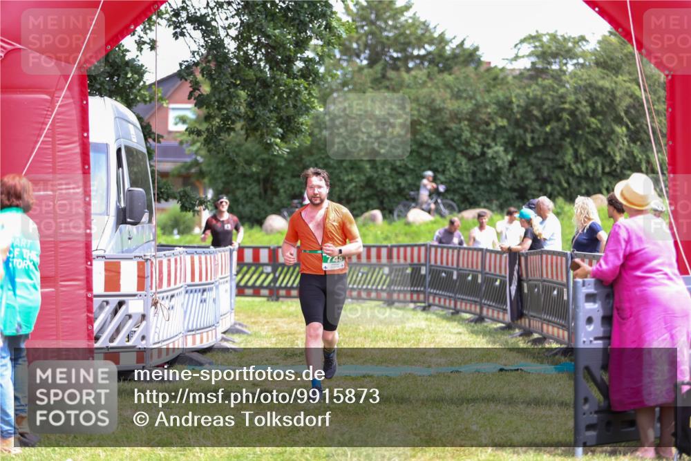 21.06.2026 - 29. Vierlanden-Triathlon Andreas Tolksdorf http://msf.ph/oto/9915873 21.06.2026 14:06:34 Ziel 748, 1073 meine-sportfotos.de