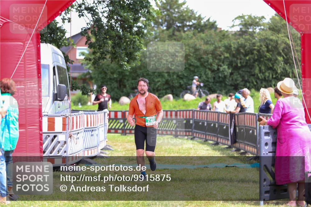 21.06.2026 - 29. Vierlanden-Triathlon Andreas Tolksdorf http://msf.ph/oto/9915875 21.06.2026 14:06:34 Ziel 748, 1073 meine-sportfotos.de