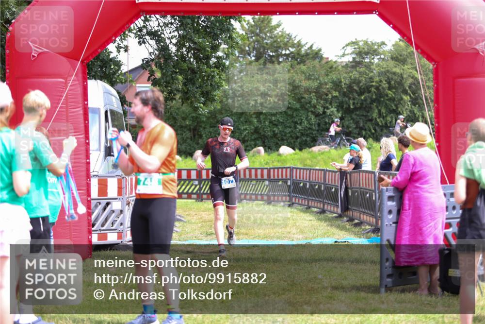 21.06.2026 - 29. Vierlanden-Triathlon Andreas Tolksdorf http://msf.ph/oto/9915882 21.06.2026 14:06:38 Ziel 180, 748, 1073 meine-sportfotos.de
