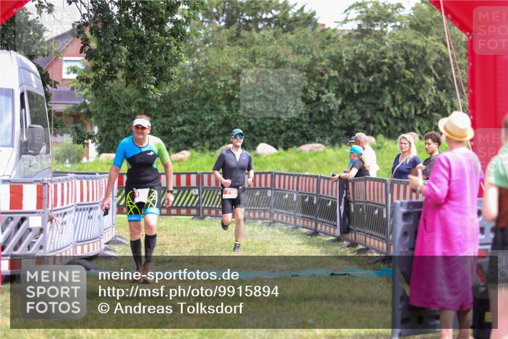 21.06.2026 - 29. Vierlanden-Triathlon Andreas Tolksdorf http://msf.ph/oto/9915894 21.06.2026 14:06:53 Ziel 71, 180, 1057 meine-sportfotos.de
