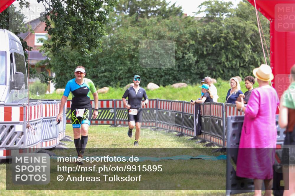 21.06.2026 - 29. Vierlanden-Triathlon Andreas Tolksdorf http://msf.ph/oto/9915895 21.06.2026 14:06:53 Ziel 71, 180, 1057 meine-sportfotos.de