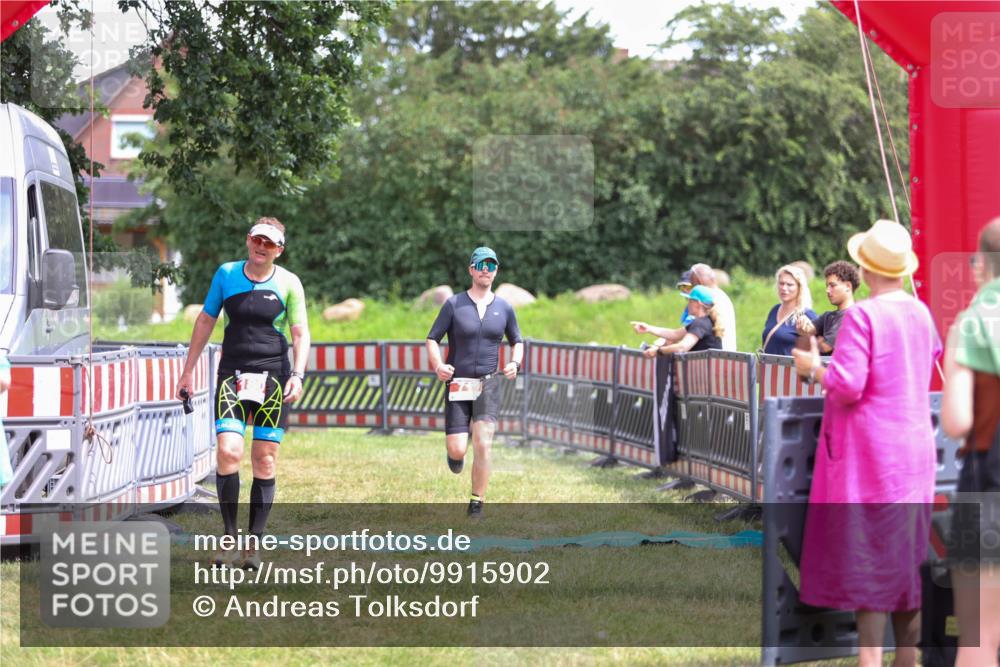21.06.2026 - 29. Vierlanden-Triathlon Andreas Tolksdorf http://msf.ph/oto/9915902 21.06.2026 14:06:53 Ziel 71, 180, 1057 meine-sportfotos.de