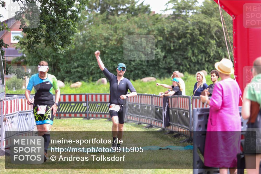21.06.2026 - 29. Vierlanden-Triathlon Andreas Tolksdorf http://msf.ph/oto/9915905 21.06.2026 14:06:54 Ziel 71, 180, 1057 meine-sportfotos.de