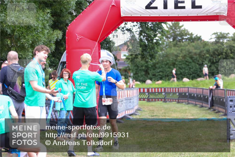 21.06.2026 - 29. Vierlanden-Triathlon Andreas Tolksdorf http://msf.ph/oto/9915931 21.06.2026 14:09:05 Ziel 22, 1126 meine-sportfotos.de