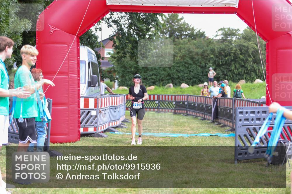 21.06.2026 - 29. Vierlanden-Triathlon Andreas Tolksdorf http://msf.ph/oto/9915936 21.06.2026 14:09:15 Ziel 243, 1126 meine-sportfotos.de