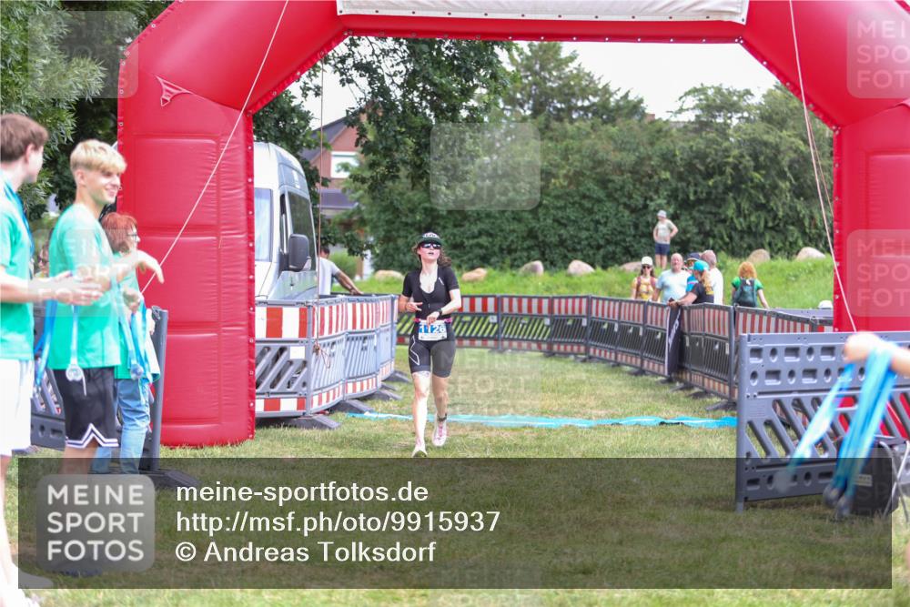21.06.2026 - 29. Vierlanden-Triathlon Andreas Tolksdorf http://msf.ph/oto/9915937 21.06.2026 14:09:15 Ziel 243, 1126 meine-sportfotos.de