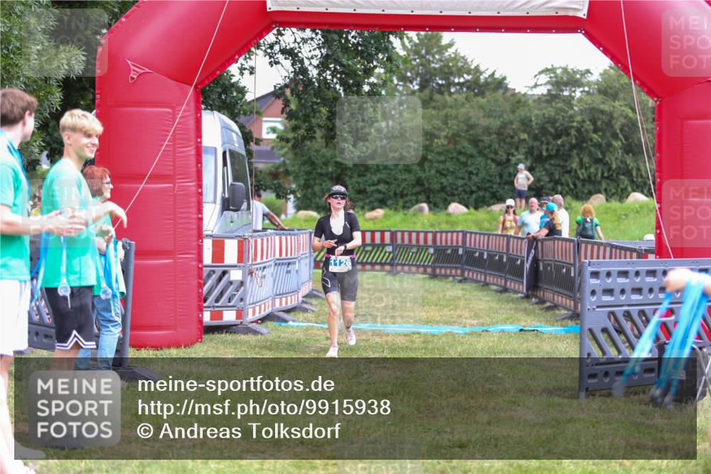 21.06.2026 - 29. Vierlanden-Triathlon Andreas Tolksdorf http://msf.ph/oto/9915938 21.06.2026 14:09:15 Ziel 243, 1126 meine-sportfotos.de