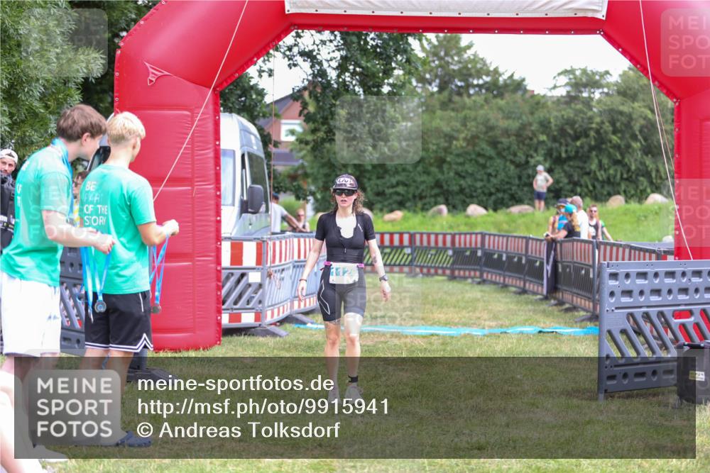 21.06.2026 - 29. Vierlanden-Triathlon Andreas Tolksdorf http://msf.ph/oto/9915941 21.06.2026 14:09:17 Ziel 243, 1126 meine-sportfotos.de