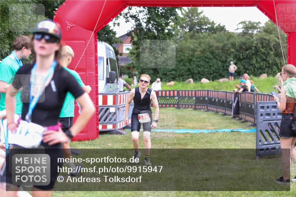 21.06.2026 - 29. Vierlanden-Triathlon Andreas Tolksdorf http://msf.ph/oto/9915947 21.06.2026 14:09:27 Ziel 243 meine-sportfotos.de